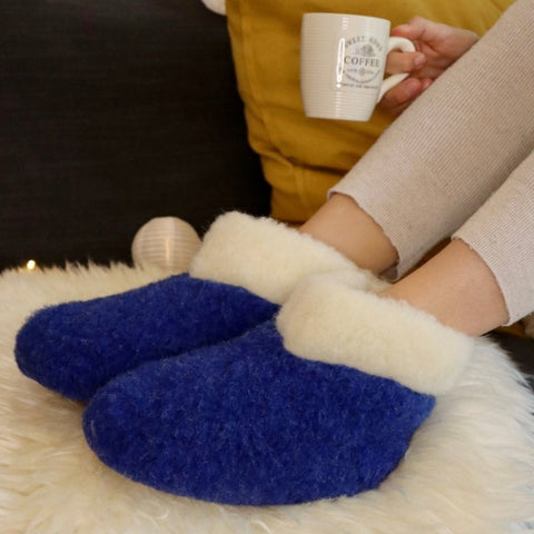 Wool indoor slippers high model white/blue